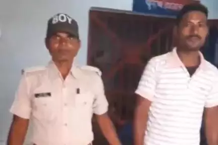 सूरजगढ़: कजरा-मझियामा रोड पर उरैन मोड़ के पास कजरा पुलिस ने नशे में एक अभियुक्त को किया गिरफ्तार