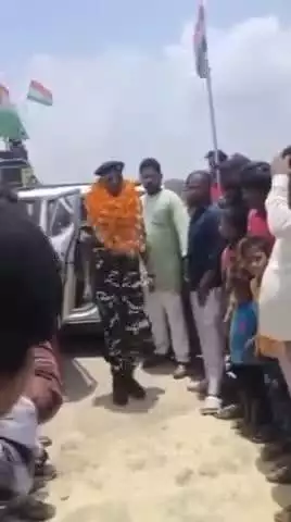 डुमरियागंज: ट्रेनिंग से घर लौटे एसएसबी जवान का जोरदार स्वागत, वीडियो हुआ वायरल, डुमरियागंज तहसील के बनगवा नानकार का निवासी