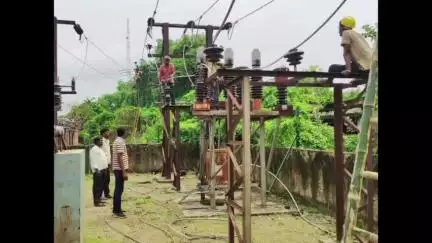 मऊरानीपुर: बिजली कटौती से देवरी खिरक के ग्रामीण परेशान, SDO ग्रामीण ने कहा- जल्द होगा समाधान #jansamasya