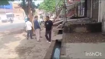 सादाबाद: एसडीएम सादाबाद ने सुबह-सुबह कस्बे का भ्रमण कर साफ-सफाई का लिया जायजा, दिए आवश्यक निर्देश