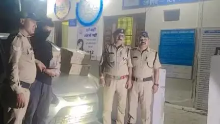टिहरी: थाना छाम पुलिस ने चार पेटी अवैध अंग्रेजी शराब के साथ एक अभियुक्त को किया गिरफ्तार, मुकदमा पंजीकृत