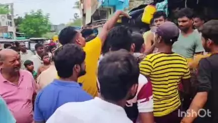 मुंगेर: नगर निगम प्रशासन द्वारा बेकापुर में अतिक्रमणकारियों के खिलाफ अभियान, अतिक्रमण कार्यों में मची खलबली