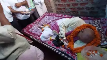 बड़ाहरा दुर्गावती में त्रिभुवन यादव जी के यहां त्रिकालदर्शी अंतर्यामी प्रभु श्री शिवपूजन बाबा, गुलेरी बाबा का आगमन 23जून