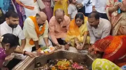 गया टाउन सीडी ब्लॉक: बिहार राज्य महिला आयोग की सदस्य पिंकी कुशवाहा पहुंची गया, विष्णुपद मंदिर में की विशेष पूजा अर्चना
