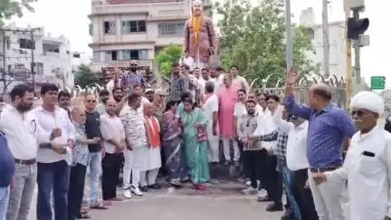 राजसमंद: राजसमंद में जनसंघ के संस्थापक डॉ. श्यामा प्रसाद मुखर्जी को दी गई श्रद्धांजलि, साथ ही स्वच्छता का संदेश भी दिया गया