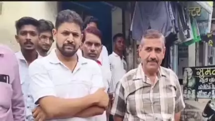 करनाल: इंद्री में बाजार में  सफाई व्यवस्था ठीक ना होने से दुकानदारों ने इकट्ठे होकर रोष व्यक्त किया#jansamasys