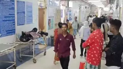 ডায়মন্ডহারবার ১: একতারা মোড়ে বাসের চাকায় পিষ্ট হয়ে মৃত্যু গৃহবধূর