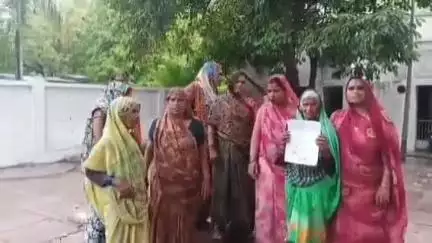 ललितपुर: नेहरू नगर निवासी महिलाओं ने जिलाधिकारी कार्यालय में ज्ञापन देकर जल भराव से छुटकारा दिलाए जाने की मांग की
#Jansamasya