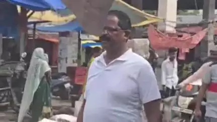 अंबिकापुर: जन्मदिन पर पूर्व मंत्री अमरजीत भगत का सादगीभरा अंदाज, शहर के गुदरी बाजार में सब्जी खरीदते हुए वीडियो हुआ वायरल