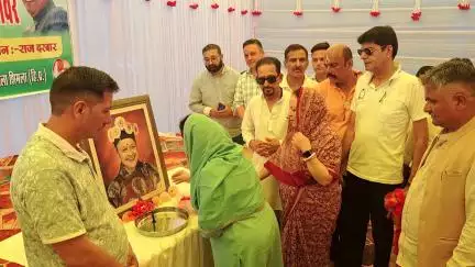 रामपुर बुशहर: पूर्व मुख्यमंत्री वीरभद्र सिंह की 92वीं जयंती पर राज दरबार परिसर में आयोजित हुआ रक्तदान शिविर