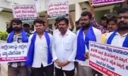 ఉరవకొండ: ప్రైవేటు విద్యాసంస్థల్లో ఫీజుల దోపిడీని అరికట్టడానికి చర్యలు తీసుకోవాలి: ఉరవకొండలో  జేఏసీ కన్వీనర్ మధు ప్రసాద్