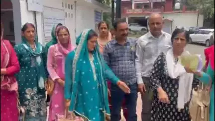 नाहन: राजकीय माध्यमिक पाठशाला चिया ममियाना में समस्याएं, अध्यापकों के पद रिक्त होने से छात्रों का भविष्य अंधकारमय #jansamasya