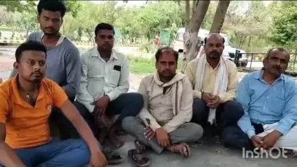 बांदा: प्रतापपुर गांव में कच्चे घर के खप्पर ठीक करते समय अधेड़ को सांप ने काटा, मेडिकल कॉलेज में डॉक्टरों ने किया मृत घोषित