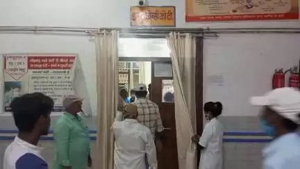 मऊ: मधुबन इलाके में अज्ञात कारणों से एक महिला ने खाया ज़हरीला पदार्थ, हालत गंभीर, जिला अस्पताल में भर्ती