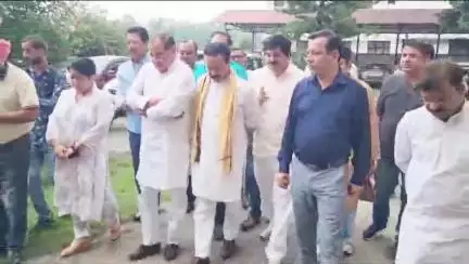 देहरादून: कांग्रेस प्रतिनिधिमंडल ने राज्य निर्वाचन आयोग में मुख्य चुनाव आयुक्त से मुलाकात की, सौंपा ज्ञापन