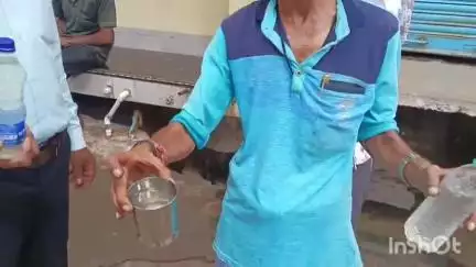 सरदारपुर: राजगढ़ के वार्ड क्रमांक 15 में नलों में आ रहा गंदा व बदबूदार पानी, मटमेला पानी पीने को मजबूर रहवासी #jansamasya