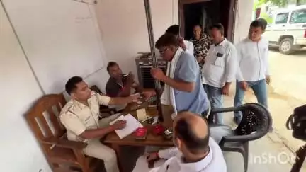 डुमरांव: नया भोजपुर थाना परिसर में 31 शस्त्रों का सत्यापन किया गया, चौगाईं सीओ और थानाध्यक्ष रहे मौजूद