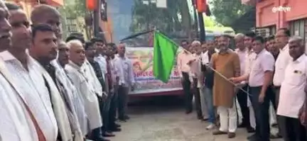 खेरागढ़: फतेहपुर सीकरी से कृषकों का दल दिल्ली रवाना, भाजपा जिलाध्यक्ष प्रशांत पौनिया ने दिखाई हरी झंडी