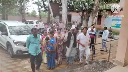 ଧର୍ମଗଡ: କଲମପୁର ଠାରେ ସମିତି ଅଧ୍ଯକ୍ଷା ଭାବେ ଦାଇତ୍ଵ ନେଲେ ଜ୍ୟୋତି ନାଏକ, ପୁଷ୍ପ ଗୁଚ୍ଛ ଦେଇ ଅଭିନନ୍ଦନ ଜଣାଇଲେ ବି.ଡି.ଓ
