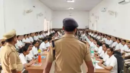 हमीरपुर: पुलिस लाइन में रिक्रूट आरक्षियों के प्रशिक्षण व्यवस्था का अपर पुलिस अधीक्षक ने किया निरीक्षण