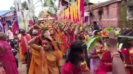 दारू: बसरिया में कलश यात्रा के साथ पांच दिवसीय सर्व कल्याण नवचंडी महायज्ञ शुरू
