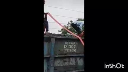 सिवनी मालवा: बानापुरा रेलवे स्टेशन पर कोयले से भरी मालगाड़ी के डिब्बे में लगी आग; दमकल कर्मियों ने आग पर पाया काबू, OHE लाइन बंद