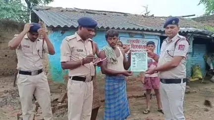 कहलगांव: मुरहन गांव में अग्निशमन पुलिस ने आग से बचाव के लिए लोगों को दिए दिशा-निर्देश