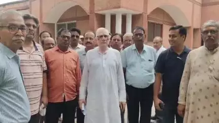 मथुरा: मथुरा नगर निगम ने बिना जांच किए समस्याओं का कागजों में किया निस्तारण गुरु नानक नगर के लोगों ने DM से की शिकायत #जनसमस्या