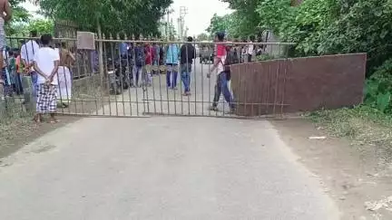 বারুইপুর: বারুইপুরে আদি গঙ্গার পাড় দখলমুক্তের অভিযান চালাতে এসে ক্লাব কর্তৃপক্ষের বাধার মুখে পড়ল সেচ দপ্তর
