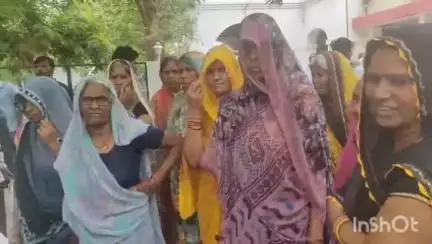 उरई: ग्राम अलईपुरा में दबंगों ने पीट-पीट कर एक व्यक्ति को उतारा मौत के घाट, परिजनों ने आरोपी पर कार्रवाई की लगाई गुहार
