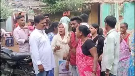धनबाद/केंदुआडीह: सदर अस्पताल परिसर में मकान खाली कराने को लेकर सोमवार को लोगों ने किया जमकर हंगामा