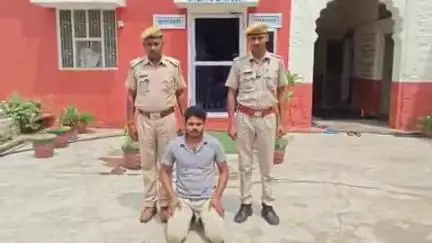 हिण्डौन: सदर पुलिस ने मासलपुर चुंगी से 8 किलो गांजा की खरीद-फरोख्त में शामिल नशा तस्कर रफीक खान को किया गिरफ्तार