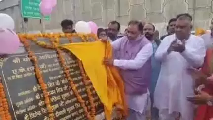 अकबरपुर: परिवहन मंत्री ने कस्बा अकबरपुर में नमस्ते चौराहा और नए बस स्टैंड का किया लोकार्पण