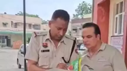 जगाधरी: रेलवे ट्रैक पार करते समय महिला की गोद से गिरा बच्चा, पुलिस ने अस्पताल में भर्ती कराया, हालत गंभीर
