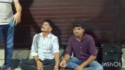 കുന്നത്തുനാട്: മിനി ലോറിയിൽ കടത്തിയ 14 കിലോ കഞ്ചാവുമായി രണ്ടു പേർ പെരുമ്പാവൂരിൽ പിടിയിൽ