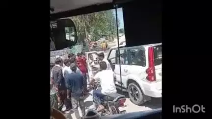मीरगंज: सिटी बस कंडक्टर ने शाही नगर पंचायत अध्यक्ष पर जाति सूचक शब्द कहने व मारपीट करने का लगाया आरोप