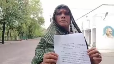 ललितपुर: तालाबपुरा निवासी महिला के कच्चे मकान की दीवार गिरी, बच्चा चोटिल, जिलाधिकारी से मदद की गुहार