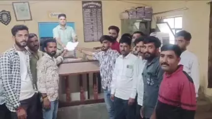 गंगधार: पुंवारखेड़ी में चारागाह भूमि पर अवैध अतिक्रमण, कब्जा हटाने की बात करने पर ग्रामीणों से कर रहे लड़ाई-झगड़ा