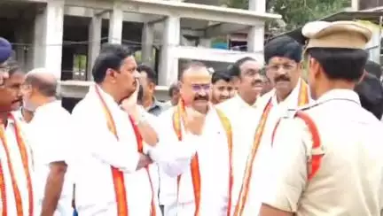 దుర్గగుడిలో అభివృద్ధి పనులపై సమీక్ష నిర్వహించిన మంత్రి ఆనం రామనారాయణ రెడ్డి