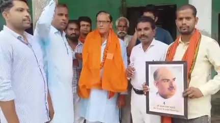 बांसडीह: बांसडीह कस्बे में भारतीय जन संघ के संस्थापक श्यामा प्रसाद मुखर्जी के बलिदान दिवस पर आयोजित हुए विविध कार्यक्रम