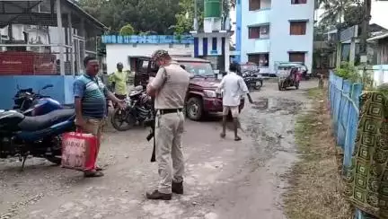 কুমারগ্রাম: কুমারগ্রামের জয়দেবপুর টাপুতে বাড়ি থেকে এক ব্যক্তির ঝুলন্ত দেহ উদ্ধার