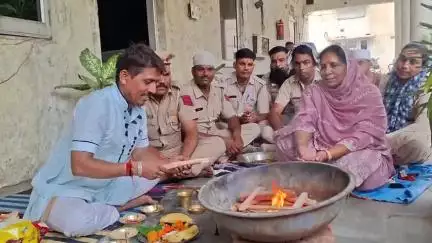 अम्बाला: कैबिनेट मंत्री के शीघ्र स्वस्थ होने की कामना के लिए नगर परिषद में किया गया हवन