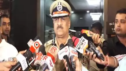ଭୁବନେଶ୍ବର ମ୍ୟୁନିସିପାଲଟି କର୍ପୋରେସନ: ଡିଜିଙ୍କ ଅଧକ୍ଷତାରେ ରେଲୱେ ବିଭାଗର ଅଧିକାରୀ ଙ୍କୁ ନେଇ ଗୁରୁତ୍ୱପୂର୍ଣ ବୈଠକ, ଡିଜିପି କ୍ୟାମ୍ପ ଅଫିସରେ ୱାଇବି ଖୁରାନିଆଙ୍କ ପ୍ରତିକ୍ରିୟା