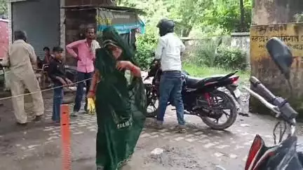 जलेसर: गांव नगला रामजीत के निवासी व्यक्ति 4 साल से लापता, महिला ने देवर पर पति को गायब करने का लगाया आरोप