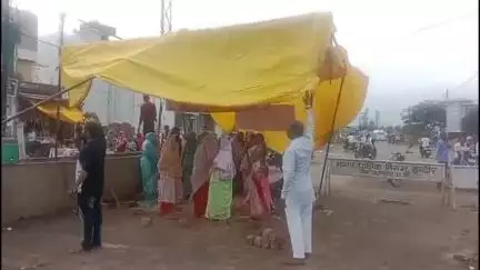 इंदौर: बाणगंगा शराब की दुकान का विरोध लगातार जारी नहीं है कोई ध्यान देने वाला शासन प्रशासन मौन#jansmasya
