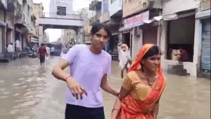 सरदारशहर: सरदारशहर में झमाझम बारिश से शहर भीगा, शिव मार्केट सहित बाजारों में पानी भरा, किसानों को फायदा, कई जगह नुकसान