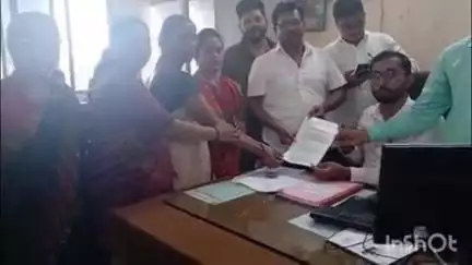हिंगणघाट: कलोडे सभागृहा सामोरील झोपडपट्टीमुळे अनेक समस्या: उपयोजना करण्याची नागरीकांची न.प.कडे मागणी
