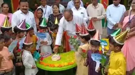 मलकापूर: घिर्णी येथे आमदार चैनसुख संचेती यांनी केले विद्यार्थ्यांचे स्वागत