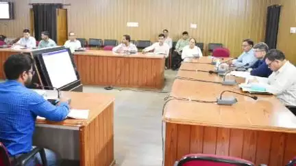चमोली: जिला गंगा संरक्षण इकाई की बैठक में जिलाधिकारी ने अधिकारियों को दिए आवश्यक दिशा-निर्देश