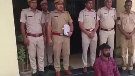 हिण्डौन: रीको स्थित ASP कार्यालय में प्रेस कांफ्रेंस कर पुलिस ने पटोदा से कुख्यात तस्कर को 40 किलो अवैध स्मैक के साथ गिरफ्तार किया